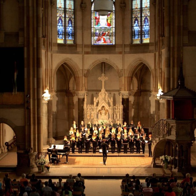 Sommerkonzert von Mädchenchor und Ensemble in der Peterskirche