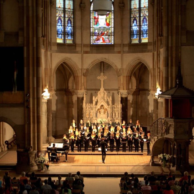 Sommerkonzert Von Mädchenchor Und Ensemble In Der Peterskirche