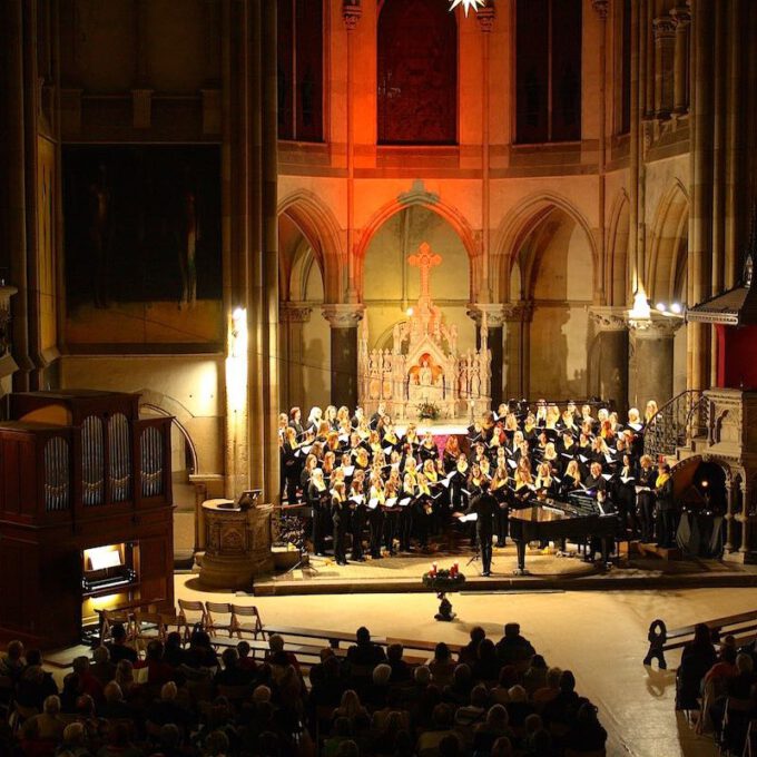 Weihnachtskonzert mit aktiven und ehemaligen Chormitgliedern in der Peterskirche