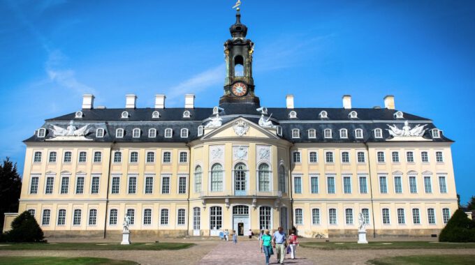 Außenansicht der Schlosskapelle Hubertusburg in Wermsdorf
