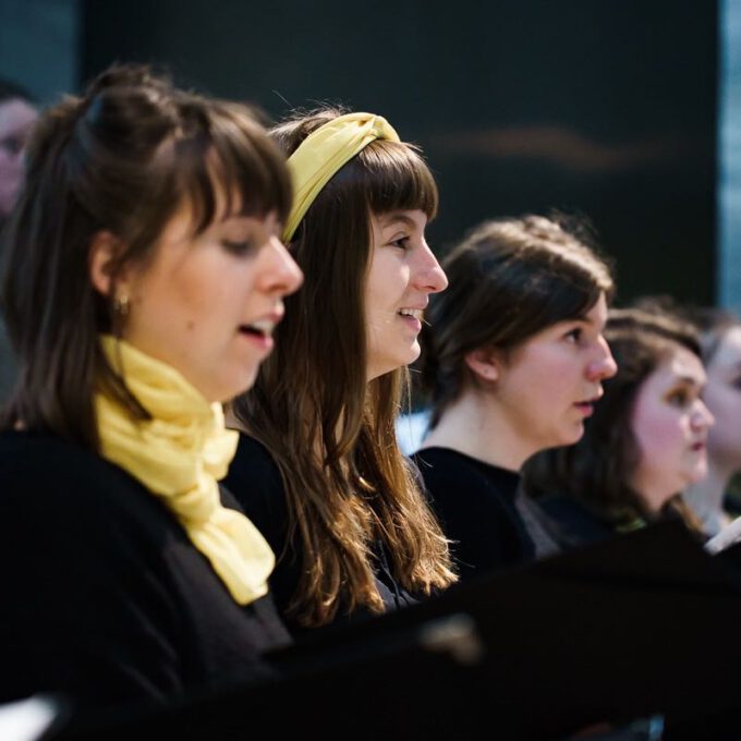 Die Kinder- und Jugendchöre der Stadt singen für Kinder in Not.