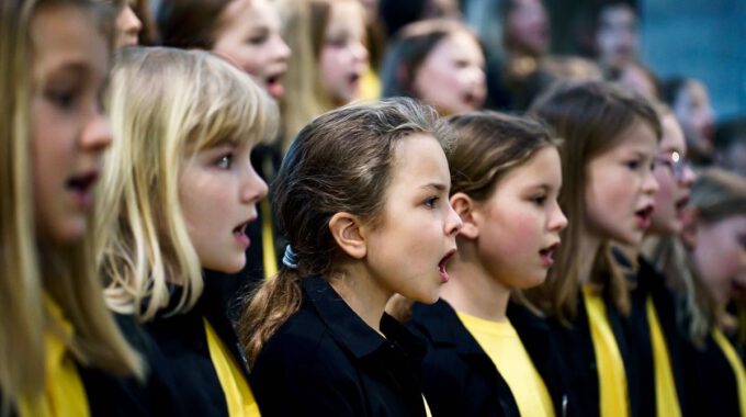 Die Kinder- und Jugendchöre der Stadt singen für Kinder in Not.