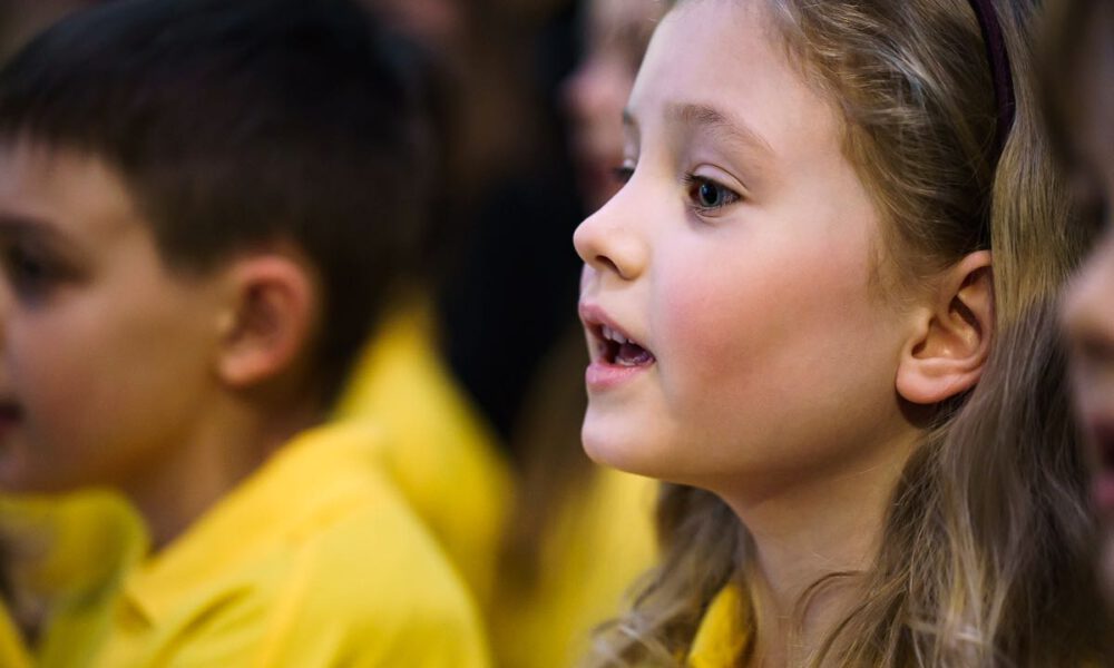 Die Kinder- und Jugendchöre der Stadt singen für Kinder in Not.