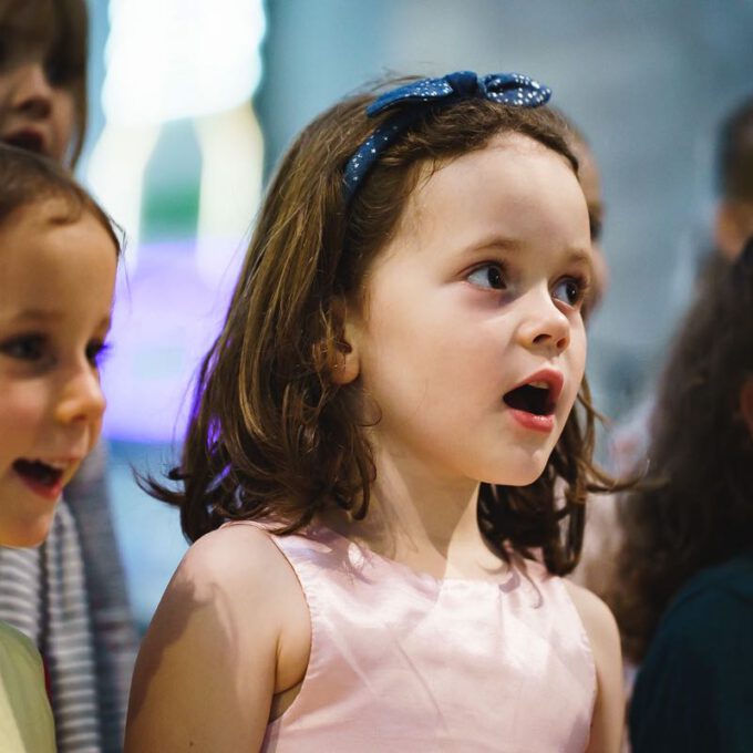 Die Kinder- und Jugendchöre der Stadt singen für Kinder in Not.