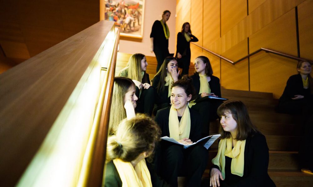 Die Kinder- Und Jugendchöre Der Stadt Singen Für Kinder In Not.