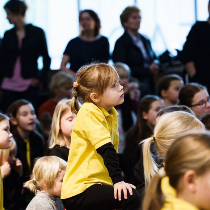 Die Kinder- und Jugendchöre der Stadt singen für Kinder in Not.