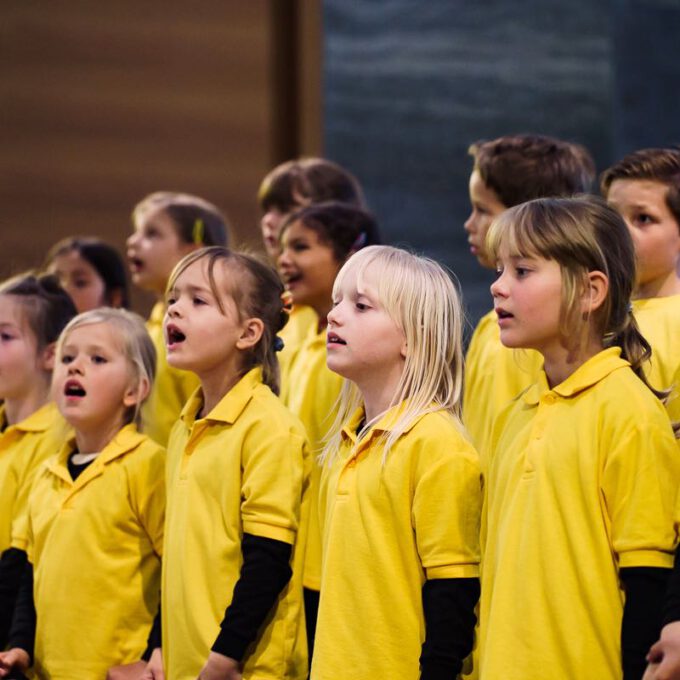 Die Kinder- und Jugendchöre der Stadt singen für Kinder in Not.