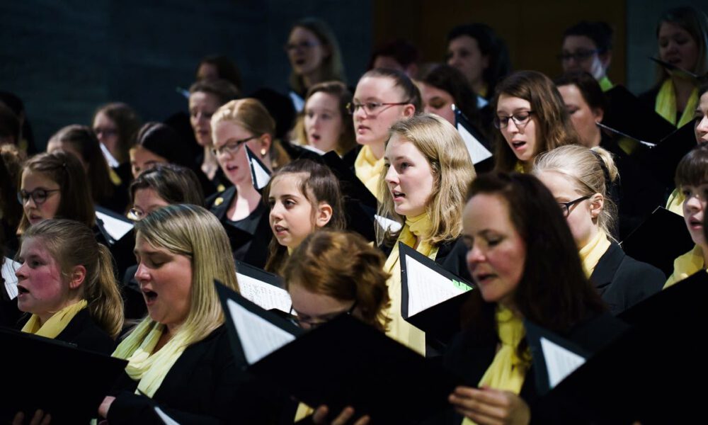 Die Kinder- und Jugendchöre der Stadt singen für Kinder in Not.