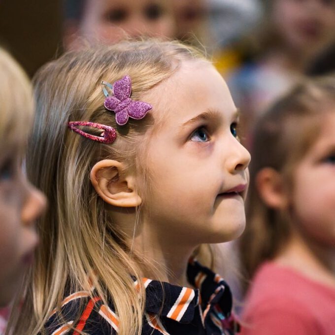 Die Kinder- und Jugendchöre der Stadt singen für Kinder in Not.