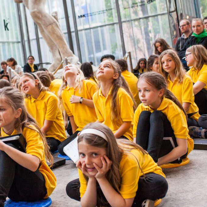 Mitglieder Des Kinderchores Im Bildermuseum Leipzig