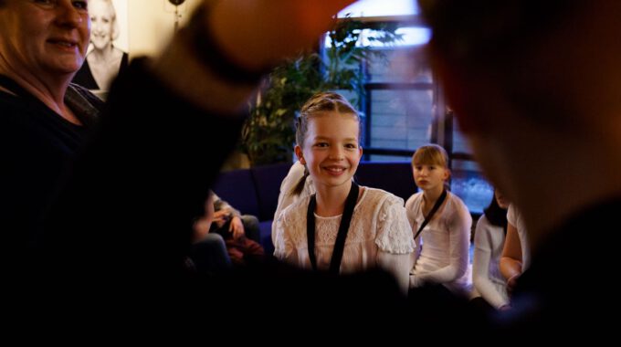 Kurzauftritt unseres Kinderchores mit Kathy Kelly in der Samstagabendshow "Alle singen Kaiser" mit Florian Silbereisen