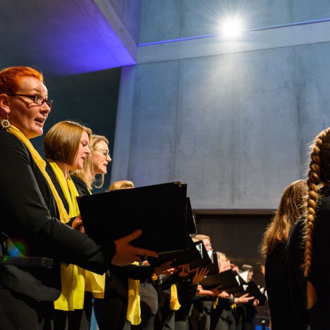 Aufführung von Carl Reineckes Märchenoper "Die wilden Schwäne" im Leipziger Bildermuseum durch die Schola Cantorum Leipzig