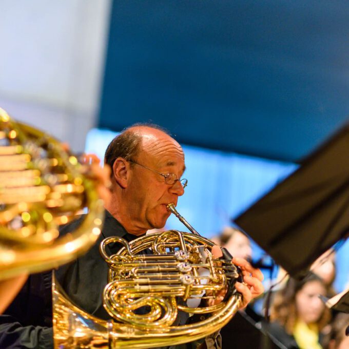 Aufführung Von Carl Reineckes Märchenoper "Die Wilden Schwäne" Im Leipziger Bildermuseum Durch Die Schola Cantorum Leipzig