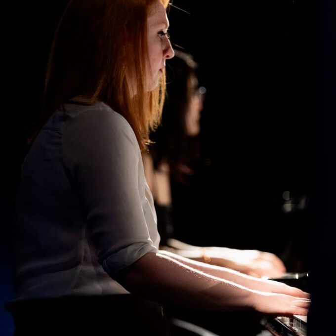 Michelle Bernard und Aya Kugele (Klavier) in Engelbert Humperdincks "Königskinder"