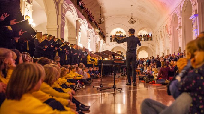 Musikalische Eröffnung Der Advents- Und Weihnachtssaison Mit Der Schola Cantorum Im Neuen Rathaus Leipzig