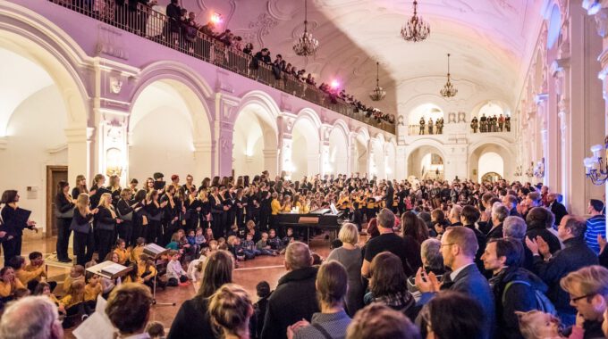 Musikalische Eröffnung Der Advents- Und Weihnachtssaison Mit Der Schola Cantorum Im Neuen Rathaus Leipzig