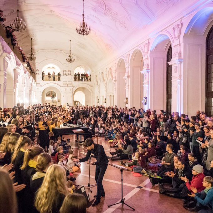 Musikalische Eröffnung der Advents- und Weihnachtssaison mit der Schola Cantorum im Neuen Rathaus Leipzig
