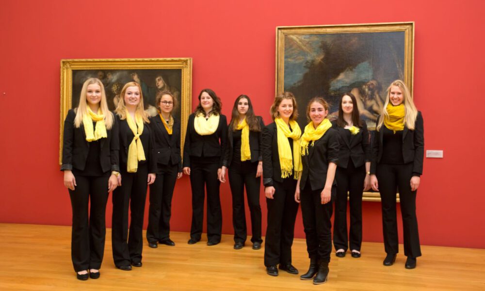 Mitglieder des Mädchenchores der Schola Cantorum im Museum der bildenden Künste Leipzig