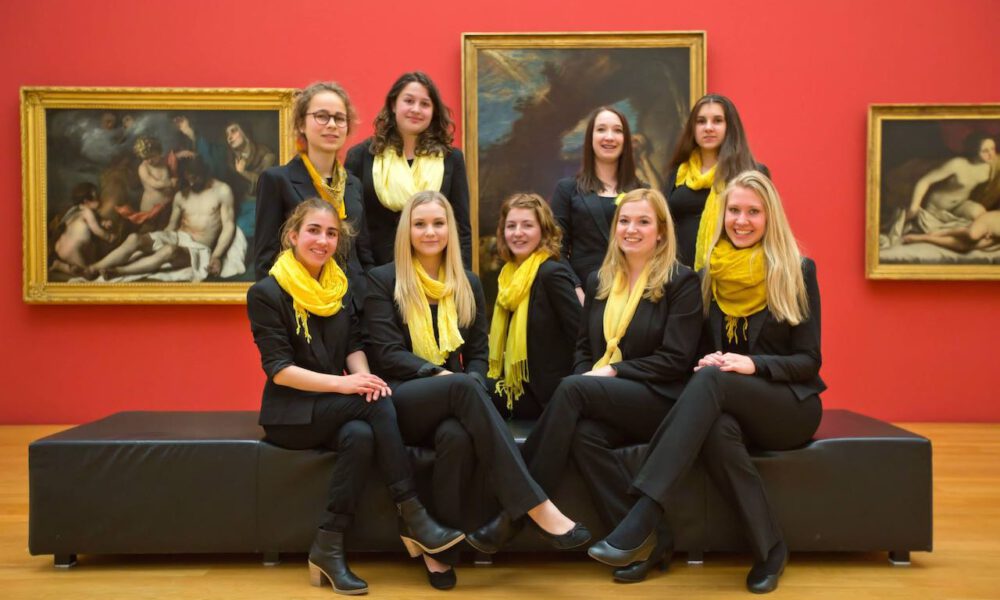 Mitglieder des Mädchenchores der Schola Cantorum im Museum der bildenden Künste Leipzig