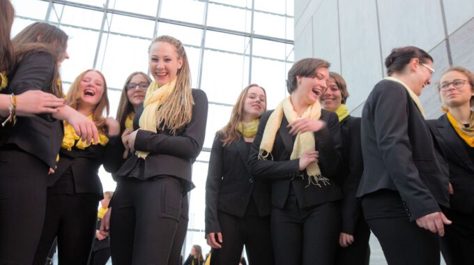 Mitglieder des Mädchen- und Frauenchores der Schola Cantorum im Museum der bildenden Künste Leipzig
