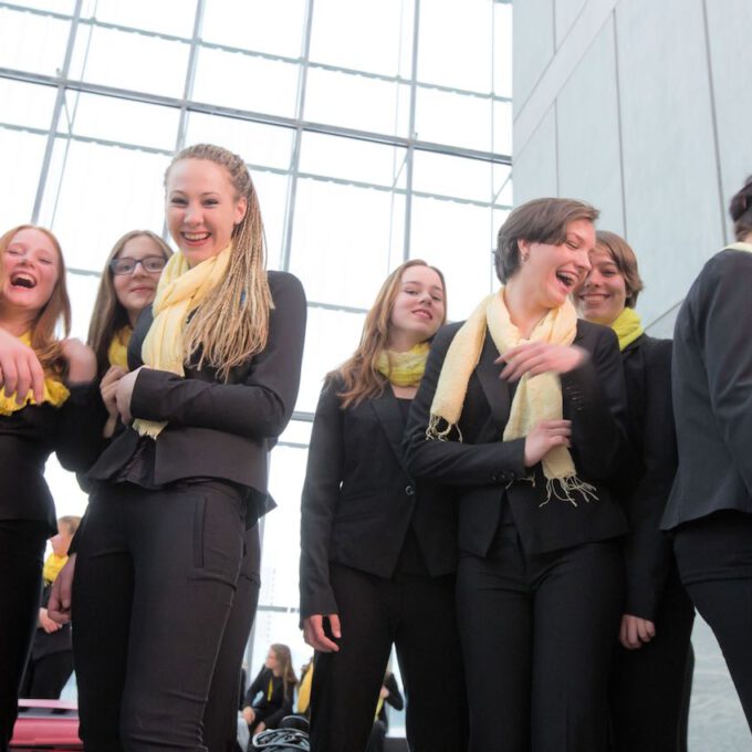 Mitglieder des Mädchen- und Frauenchores der Schola Cantorum im Museum der bildenden Künste Leipzig