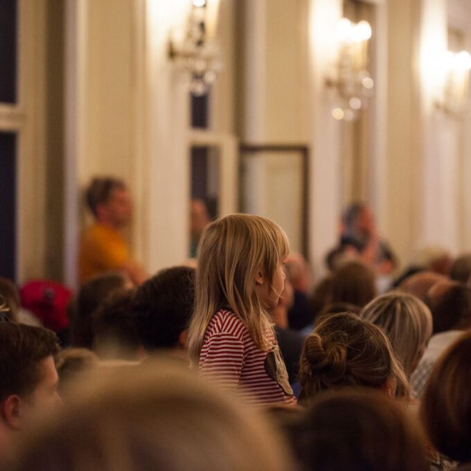 Der Kinderchor Der Stadt Leipzig Mit Traditionellem Und Modernem Herbstrepertoire In Der Alten Börse