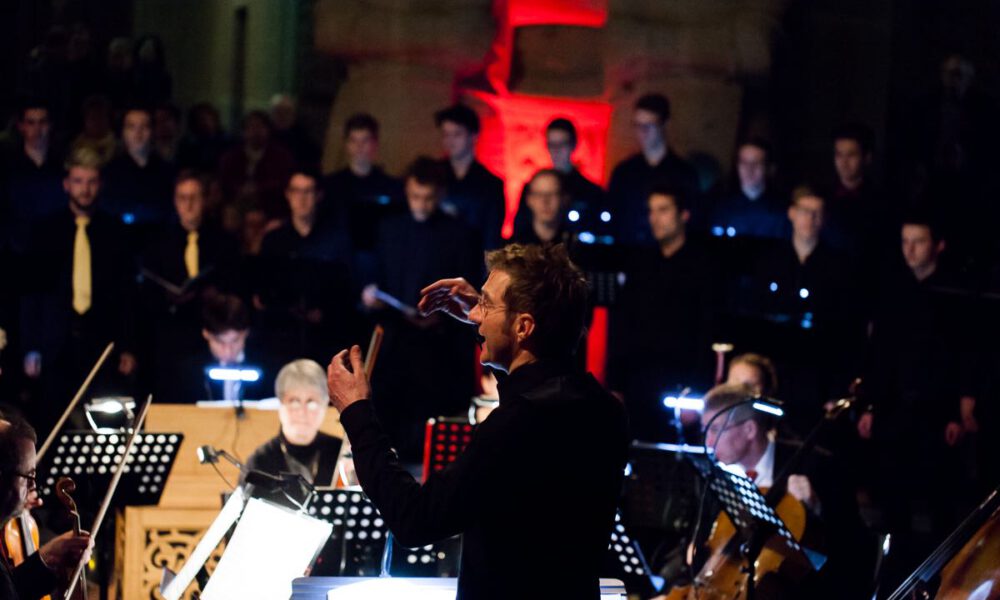 Kammerchor Der Stadt Leipzig Und Rudolf-Hildebrand-Schule Markkleeberg Mit Musik Von Vivaldi Im Festlich Erleuchteten Völkerschlachtdenkmal