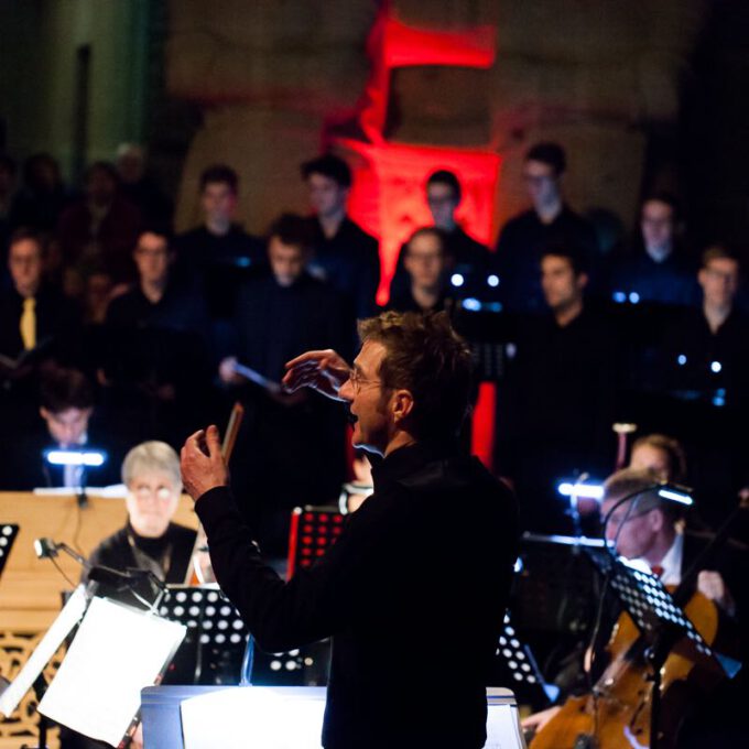 Kammerchor Der Stadt Leipzig Und Rudolf-Hildebrand-Schule Markkleeberg Mit Musik Von Vivaldi Im Festlich Erleuchteten Völkerschlachtdenkmal