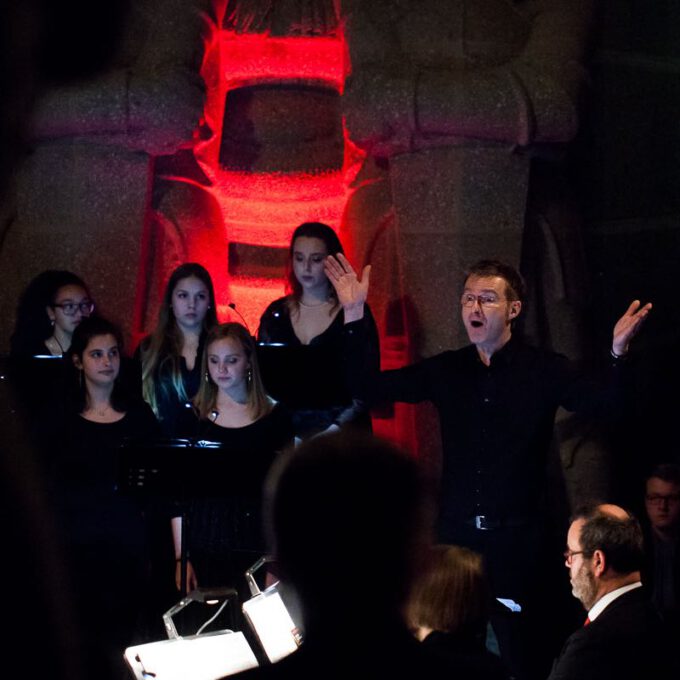 Kammerchor Der Stadt Leipzig Und Rudolf-Hildebrand-Schule Markkleeberg Mit Musik Von Vivaldi Im Festlich Erleuchteten Völkerschlachtdenkmal