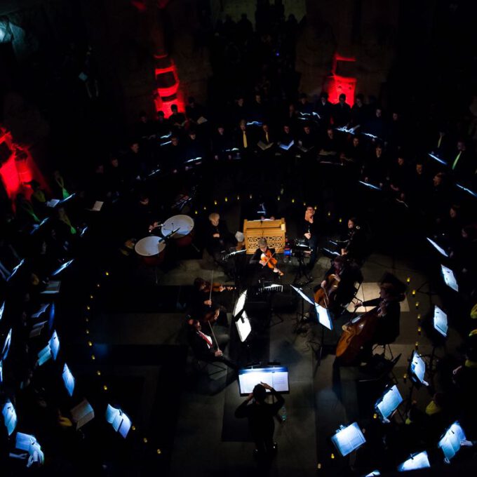 Kammerchor der Stadt Leipzig und Rudolf-Hildebrand-Schule Markkleeberg mit Musik von Vivaldi im festlich erleuchteten Völkerschlachtdenkmal
