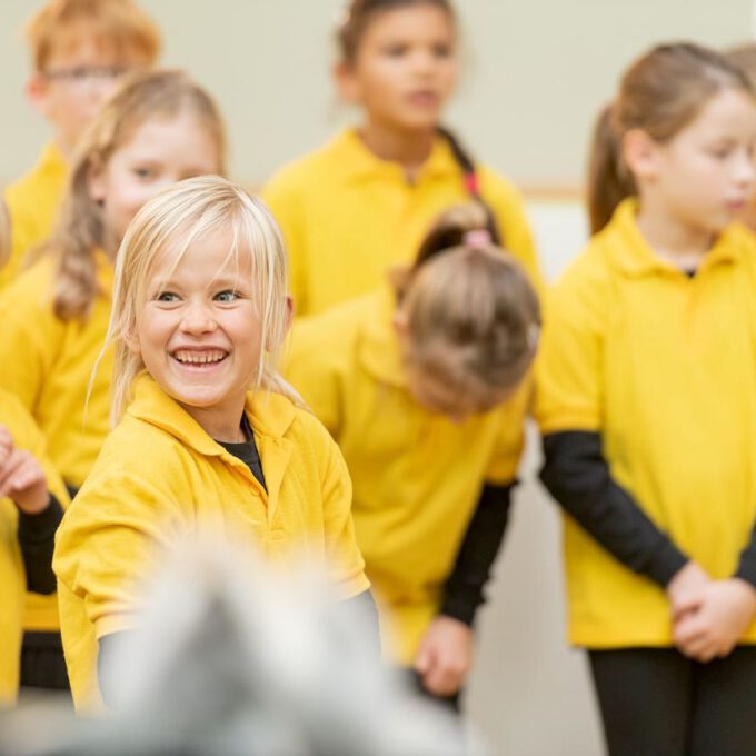 Die Mitglieder der Spatzenchöre der Stadt Leipzig sind mit einem Konzert zu Gast in der Kinderklinik der Universität.