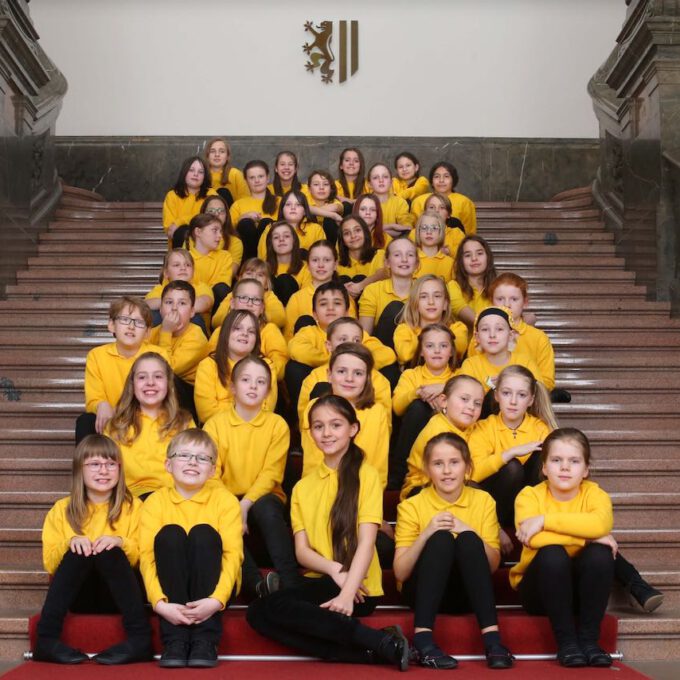 Mitglieder des Kinderchores Schola Cantorum im Neuen Rathaus Leipzig