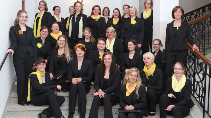 Mitglieder des Mädchen- und Frauenchores der Schola Cantorum in Neuen Rathaus Leipzig
