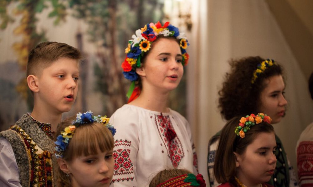 Mitglieder des unkrainischen Kinder- und Jugendchores "Tsviten" im Mendelssohn-Haus Leipzig