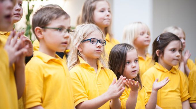 Mitglieder der Spatzenchöre in der Kinderklinik der Universität Leipzig