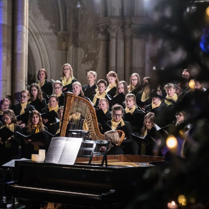 Weihnachtsliedersingen Des Mädchen- Und Frauenchores In Der Leipziger Peterskirche