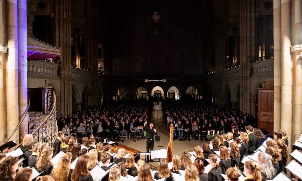 Traditionelles Weihnachtsliedersingen In Der Peterskirche