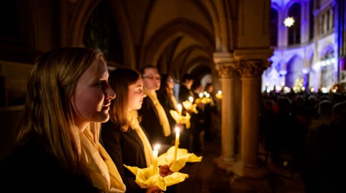 Traditionelles Weihnachtsliedersingen In Der Peterskirche Leipzig