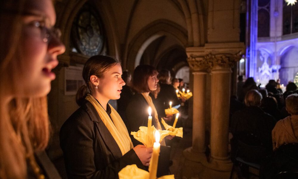 Traditionelles Weihnachtsliedersingen In Der Peterskirche Leipzig