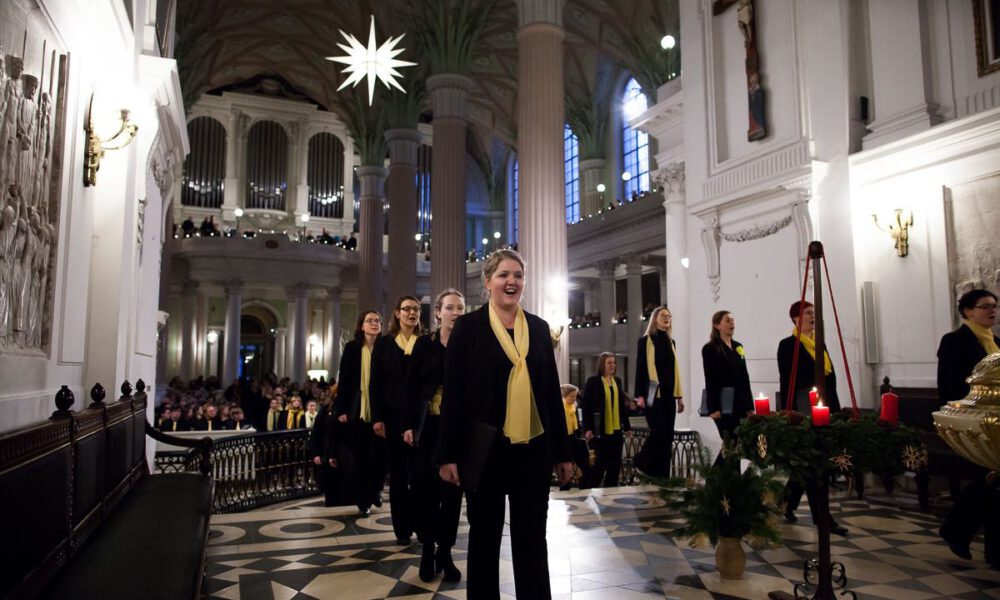Weihnachtsmusik Des Diakonischen Werkes Mit Mädchen-, Frauen- Und Kammerchor Der Schola Cantorum Leipzig