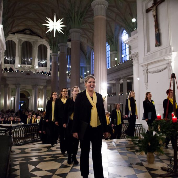 Weihnachtsmusik Des Diakonischen Werkes Mit Mädchen-, Frauen- Und Kammerchor Der Schola Cantorum Leipzig