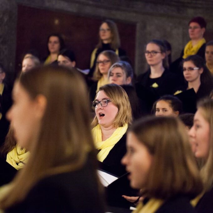 Weihnachtsmusik Des Diakonischen Werkes Mit Mädchen-, Frauen- Und Kammerchor Der Schola Cantorum Leipzig