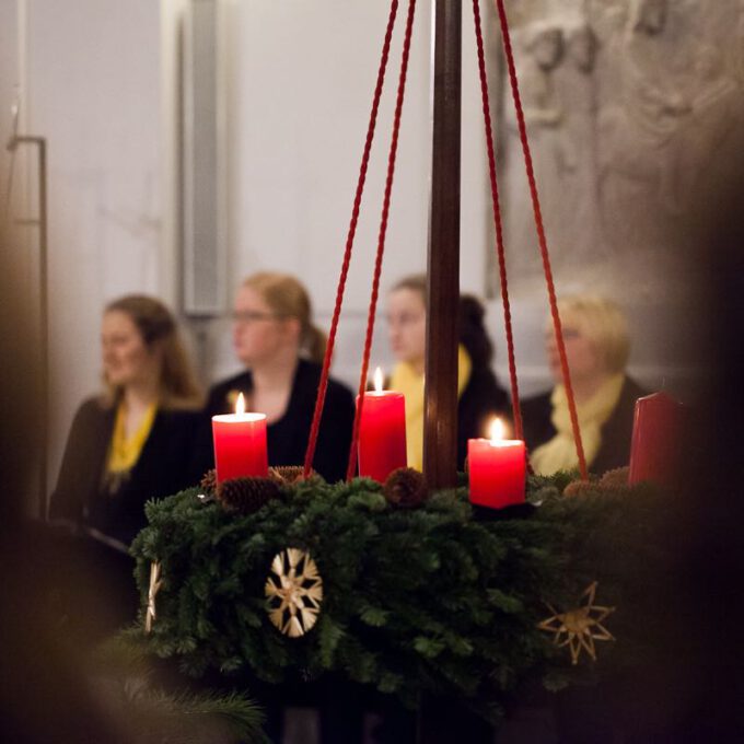 Weihnachtsmusik Des Diakonischen Werkes Mit Mädchen-, Frauen- Und Kammerchor Der Schola Cantorum Leipzig