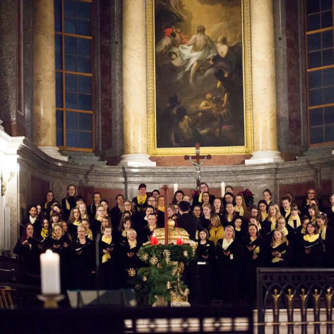 Weihnachtsmusik Des Diakonischen Werkes Mit Mädchen-, Frauen- Und Kammerchor Der Schola Cantorum Leipzig