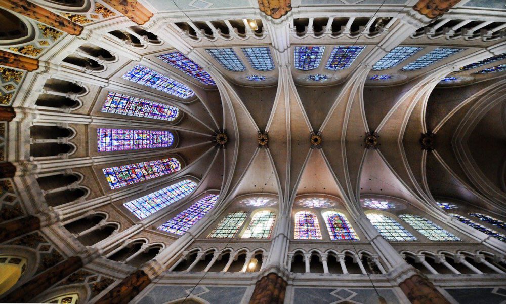 Gothischer Chorraum der Kathedrale von Chartres
