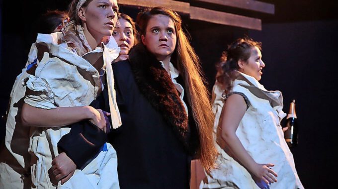 Szene aus den Uraufführungen "Freiberg" / "Letzte Tage Łódź" an der HMT Leipzig