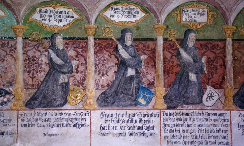 Mittelalterliches Wandfresko mit Klosterszenen