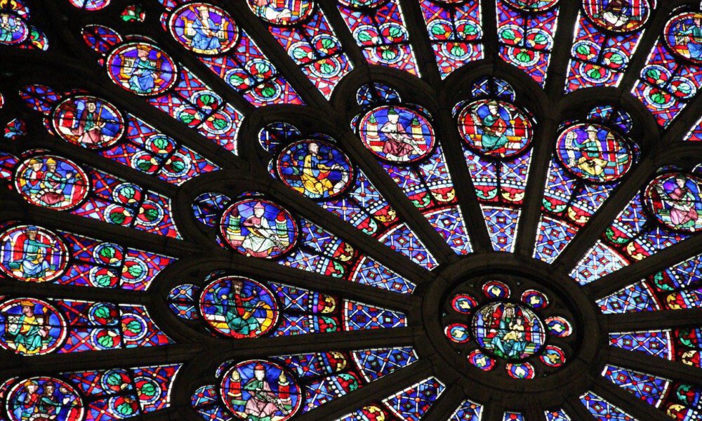 Innenansicht der Fensterrose von Notre-Dame de Paris