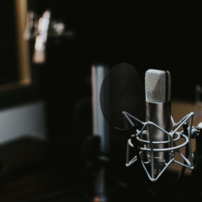 Kondensator-Mikrofon in einem Aufnahmestudio