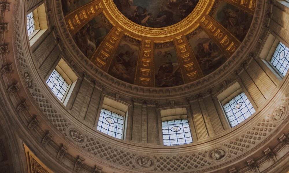 Die Mächtige Kuppel Des Invalidendoms In Paris